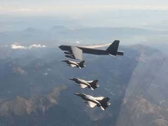 ΗΠΑ: Παρ' ολίγον σύγκρουση αεροσκάφους της Delta με βομβαρδιστικό Β-52