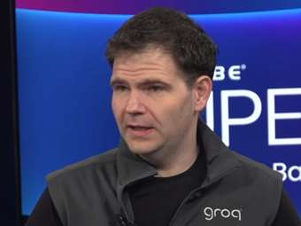 Τα τσιπ τεχνητής νοημοσύνης έσωσαν αυτή τη start-up που τώρα θέλει να κοντράρει την Nvidia