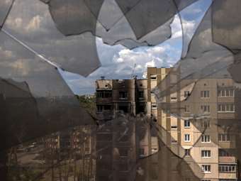 Ουκρανία: Μία νεκρή από ρωσικό βομβαρδισμό σε πολυκατοικία στη Νικόπολη