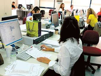 Τι αλλάζει για αποσπάσεις τρίτεκνων και πολύτεκνων υπαλλήλων του Δημοσίου