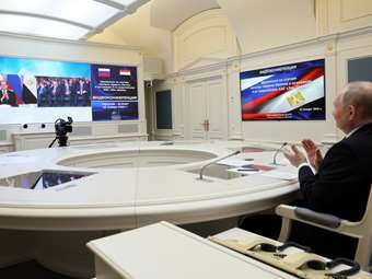 Πούτιν και Σίσι εγκαινίασαν την τετάρτη μονάδα του ρωσικής κατασκευής πυρηνικού σταθμού στην Αίγυπτο