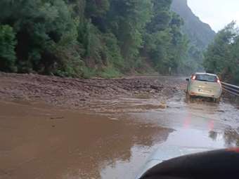 Άρθηκε η απαγόρευση κυκλοφορίας βαρέων οχημάτων στην παλαιά Εθνική Ελευσίνας-Θηβών
