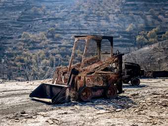 Αυτοψίες για καταγραφή ζημιών από τις πυρκαγιές σε Χίο και Ζάκυνθο