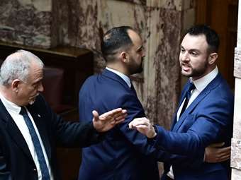 Απολογείται ο βουλευτής Κ. Φλώρος για κακούργημα που επισύρει ποινή έως 10 χρόνια