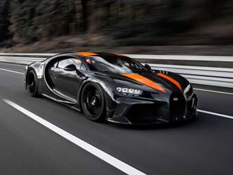 Το ακριβότερο χριστουγεννιάτικο δέντρο στον κόσμο είναι μια Bugatti Chiron