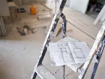 Έρχονται νέα προγράμματα 2 δισ. ευρώ για ανακαινίσεις παλιών κατοικιών