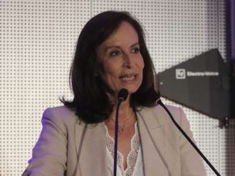 A. Διαμαντοπούλου: Στόχος μου η μεγάλη Κεντροαριστερά με το ΠΑΣΟΚ - Δεν συμφωνώ με τα λαϊκά μέτωπα