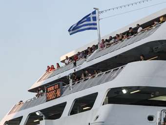 Φεύγουν οι αδειούχοι του Αυγούστου: Αυξημένη κίνηση στα λιμάνια της χώρας – Υψηλές πληρότητες στα περισσότερα δρομολόγια