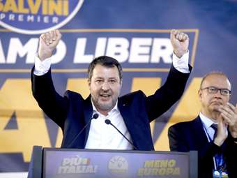 Προεκλογικός Σαλβίνι με "άρωμα" Πούτιν: "Μακρόν, αν θέλεις πολεμο, μην σπας τις "μπάλες" Ιταλών και Ευρωπαίων"