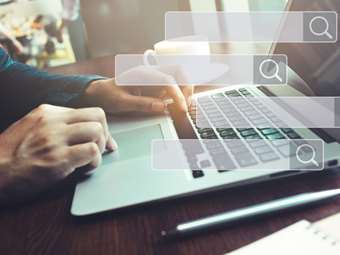 Αυξήθηκε κατά 32% η πρόσβαση σε ίντερνετ στην Ελλάδα την τελευταία δεκαετία - 6 στους 10 έχουν κάνει ηλεκτρονική αγορά φέτος