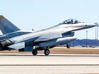 Η Ουκρανία παρέλαβε από τη Δανία τη δεύτερη παρτίδα μαχητικών αεροσκαφών F16