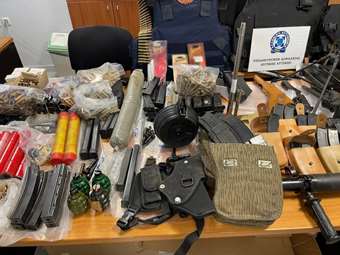 Ολόκληρο οπλοστάσιο βρήκε η ΕΛΑΣ σε οικία στις Αχαρνές