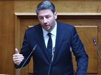 Ο Ν. Ανδρουλάκης ζητά από την κυβέρνηση ενημέρωση πολιτικών αρχηγών για τις "δυσάρεστες εξελίξεις" σε Σινά, Λιβύη