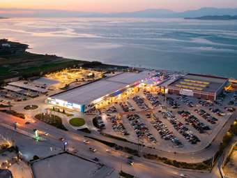 Noval Property: Τοποθέτηση φωτοβολταϊκού σταθμού στο εμπορικό πάρκο Mare West στην Κόρινθο