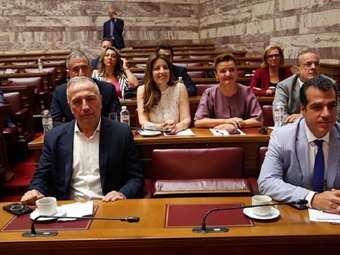 Απορρίφθηκε με ψήφους των βουλευτών της ΝΔ το αίτημα να έρθει το πόρισμα και οι εισαγγελείς για τις υποκλοπές στη Βουλή