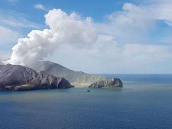 Νέα Ζηλανδία: Προβλήματα στην εναέρια κυκλοφορία λόγω έκρηξης ηφαιστείου