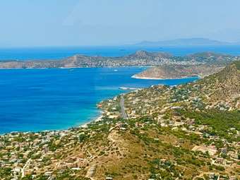 Από ΗΠΑ έως ΗΑΕ και την Ομογένεια: Οι κορυφαίοι ξένοι αγοραστές της Αθηναϊκής Ριβιέρας ανά περιοχή