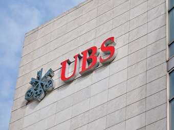 UBS: Γιατί οι επενδυτές θα συνεχίσουν να αγοράζουν ευρωπαϊκές τράπεζες και ειδικά ελληνικές, παρά το ισχυρό ράλι