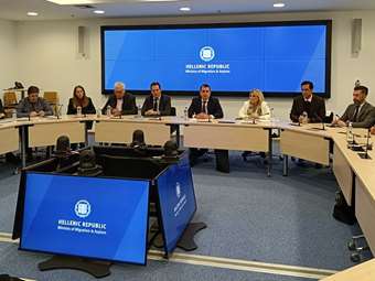 Συνάντηση Δ. Καιρίδη με εκπροσώπους των κοινοτήτων των μεταναστών