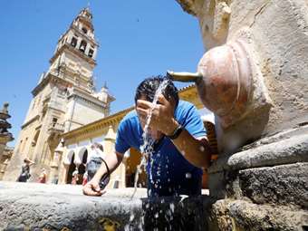 Οι θάνατοι από καύσωνα στην Ευρώπη μπορεί να τριπλασιαστούν - Η επικίνδυνη θέση της Ελλάδας