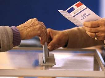 Οι αγορές ομολόγων θα "ψηφίσουν" στις κρίσιμες κάλπες Γαλλίας και Μ. Βρετανίας