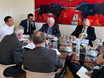 Συνάντηση Α. Τσίπρα με πολυμελή αντιπροσωπεία του Chicago Council on Global Affairs