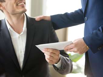 Αύξηση μισθών 8,6% το β΄ τρίμηνο φέτος λόγω νέου κατώτατου