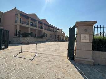 "Κληρώνει" αυτήν την εβδομάδα για εργοστάσιο "Δεσύλλα", "Μπριτάνια", 5στερο ξενοδοχείο και… βίλες στη Μύκονο