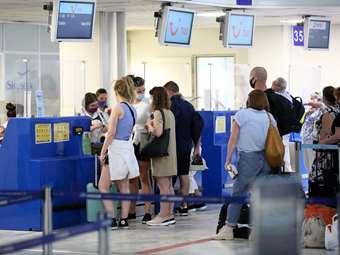 Από Ηνωμένο Βασίλειο η μεγαλύτερη συμβολή στην αύξηση των τουριστικών εσόδων του 2025