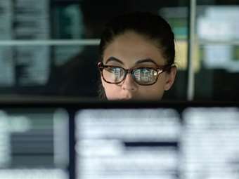 Η Εξέλιξη της Κυβερνοασφάλειας: Από την Προστασία στην Εμπιστοσύνη