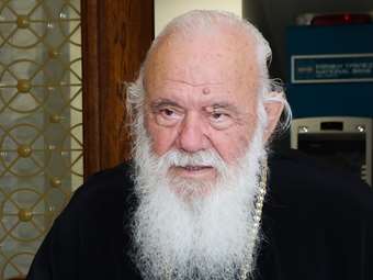 Στο νοσοκομείο με ήπιο ισχαιμικό επεισόδιο ο Αρχιεπίσκοπος Ιερώνυμος