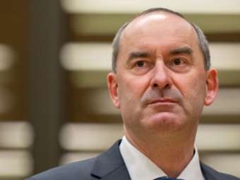 Σάλος στη Βαυαρία με τον υπουργό Οικονομίας - Φέρεται να είχε συντάξει αντισημιτικό φυλλάδιο όταν ήταν μαθητής