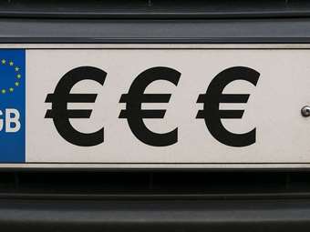 Τι μπορεί να γράφει μια πινακίδα κυκλοφορίας που αξίζει 1,5 εκατομμύριο ευρώ