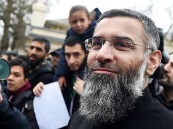 Ισόβια σε Βρετανό ισλαμιστή ιεροκήρυκα για κατηγορίες σχετικές με τρομοκρατία