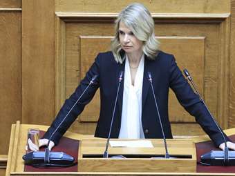 Μ. Αποστολάκη στη Βουλή: Αγωνιζόμαστε για το οξυγόνο της αλήθειας, το οποίο ο πρωθυπουργός προσπαθεί να στερήσει από τον λαό