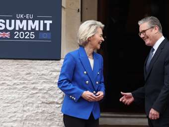 Η Φον ντερ Λάιερν ανέκαμψε, ο Στάρμερ βάλτωσε