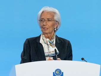 Χρειαζόμαστε περισσότερα στοιχεία για μείωση των επιτοκίων, λέει η Λαγκάρντ και "δείχνει" τον Ιούνιο