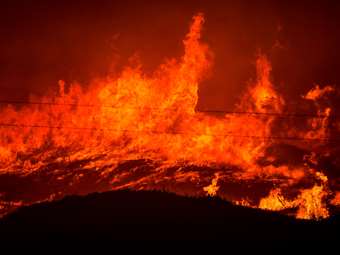 Πώς οι φωτιές του περασμένου καλοκαιριού στα δάση επιβάρυναν τον αέρα που αναπνέουμε