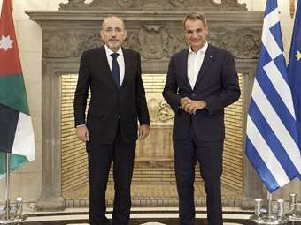 Συνάντηση Κ. Μητσοτάκη με τον αναπληρωτή πρωθυπουργό και ΥΠΕΞ της Ιορδανίας
