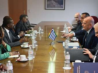 Με τον υπουργό Άμυνας της Μοζαμβίκης συναντήθηκε ο Ν. Δένδιας