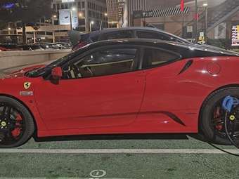 Μόνο στην Ελλάδα: Νέα ηλεκτρική Ferrari που φορτίζει στην ζάντα (εικόνες)