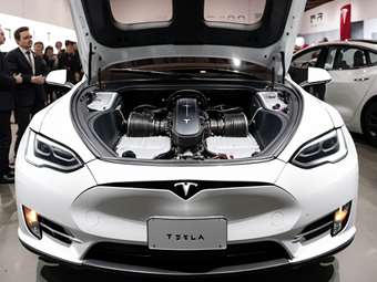 Η Tesla θα παρουσιάσει plug-in υβριδικό-πρώτες πληροφορίες για συμφωνία με Stellantis