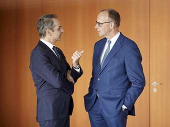 Η αποτίμηση της Αθήνας για τις συνομιλίες Μητσοτάκη-Μερτς στο Βερολίνο και η πρόσκληση για γερμανικές επενδύσεις