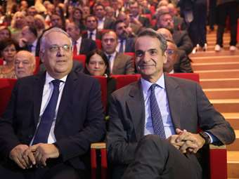 Οι τρεις πυλώνες για το νέο παραγωγικό μοντέλο - Πάνω από €3 δισ. για βιομηχανία και μεγάλες επενδύσεις