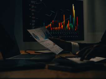 Citi: Υποβαθμίζει τις αμερικανικές μετοχές και αναβαθμίζει την Κίνα, εν μέσω αυξανόμενων ανησυχιών για τις ΗΠΑ