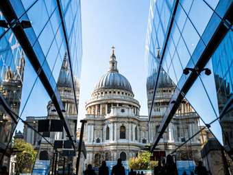 Αλλαγή ηγεσίας στη Schroders Γερμανίας – Επιπλέον αρμοδιότητες ανέλαβε ο Δημήτρης Μπατζής