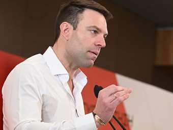 Στ. Κασσελάκης στο Kontra Channel: "Ο Έλληνας φτωχοποιείται. Έτσι πήραμε την επενδυτική βαθμίδα"