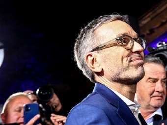 Αυστρία: Ενας νικητής στην "απομόνωση"