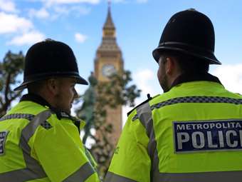 Ο επικεφαλής πίσω από τους "ρωσικής έμπνευσης" εμπρησμούς στη Βρετανία καταδικάστηκε σε 17 χρόνια φυλάκιση