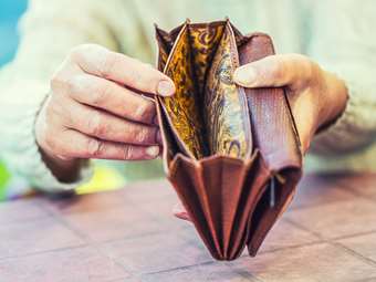 Γιατί καθυστερούν οι επικουρικές συντάξεις - Τα λάθη φέρνουν επανυπολογισμούς